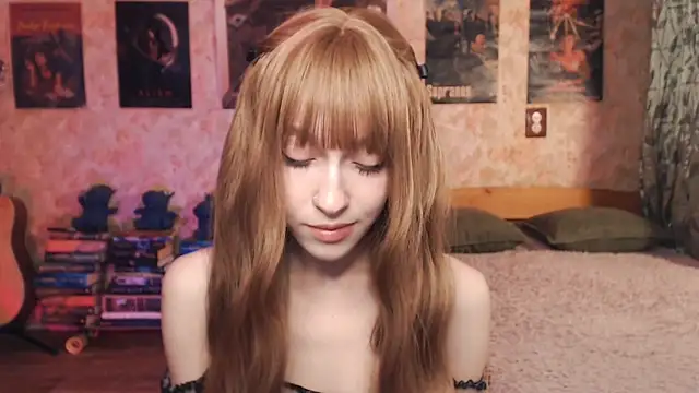 Snapshot of Friendly_Ellie chatting on 26, 10, 2025 Friendly Ellie online show from 26, 10, 2025