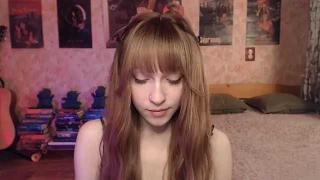 Friendly Ellie online show from 5, 4, 2026