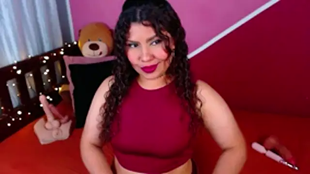 Snapshot of Queenamazon1 chatting on 8, 4, 2026 Queenamazon1 online show from 8, 4, 2026