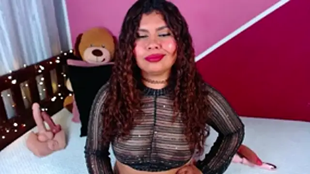 Snapshot of Queenamazon1 chatting on 25, 4, 2026 Queenamazon1 online show from 25, 4, 2026