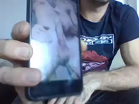 Snapshot of aroj95 chatting on 11, 9, 2025 aroj95 online show from 11, 9, 2025