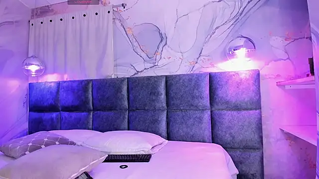 IvySanders1 online show from 10, 3, 2025