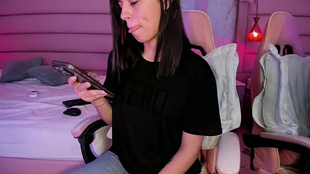 IvySanders1 online show from 10, 10, 2025