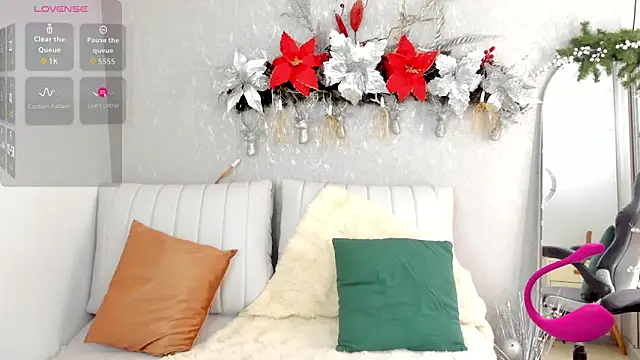 Snapshot of EmmaFerrary chatting on 26, 11, 2025 EmmaFerrary online show from 26, 11, 2025