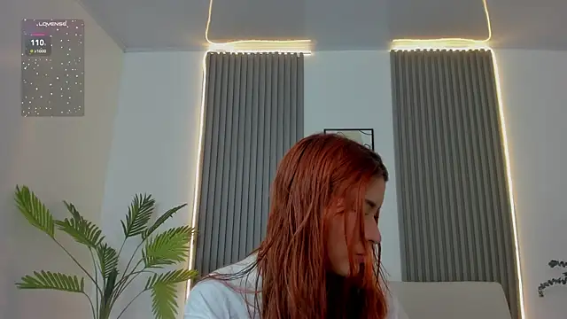 emilyycute  online show from 24, 1, 2025