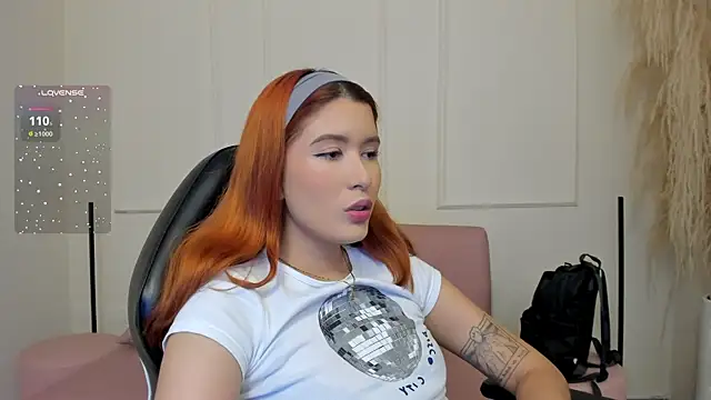 emilyycute  online show from 30, 1, 2025