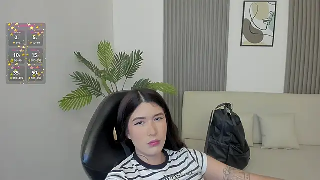 emilyycute  online show from 6, 3, 2025