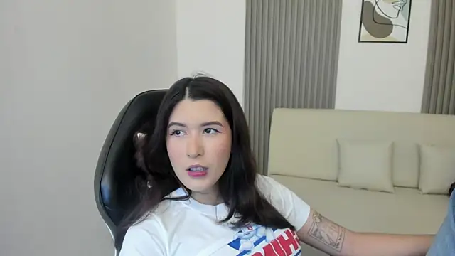 emilyycute  online show from 12, 3, 2025