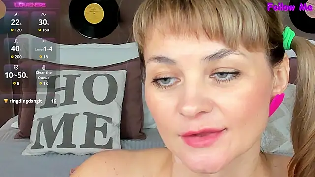 Snapshot of annasimonsj chatting on 12, 3, 2025 annasimonsj online show from 12, 3, 2025