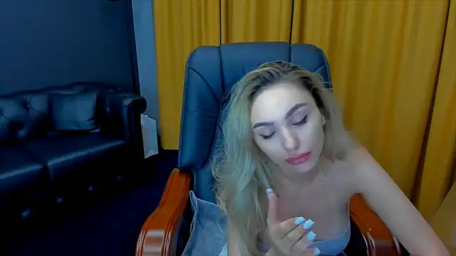 HaleySweet18 online show from 21, 7, 2026
