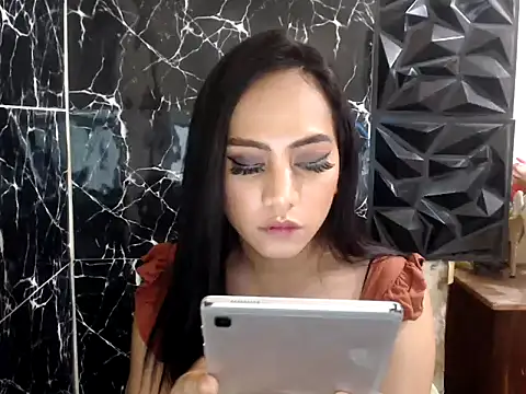 Snapshot of MissKeanna chatting on 11, 2, 2025 MissKeanna online show from 11, 2, 2025