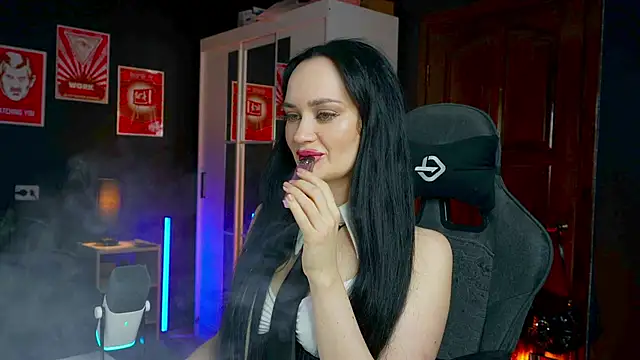 QueenAliss online show from 30, 11, 2025