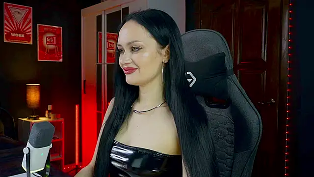 Snapshot of QueenAliss chatting on 4, 3, 2026 QueenAliss online show from 4, 3, 2026