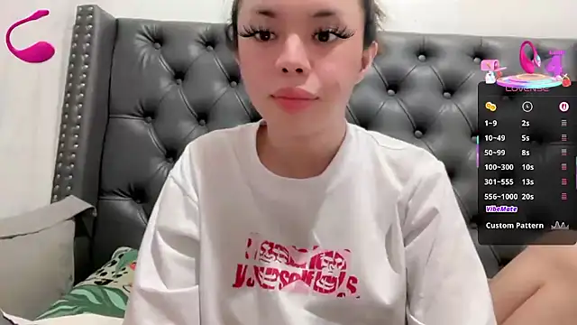 SweetCheska19 online show from 17, 9, 2025