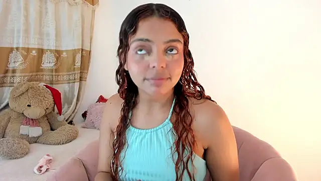Snapshot of ValienteGirl_ chatting on 27, 12, 2024 ValienteGirl online show from 27, 12, 2024