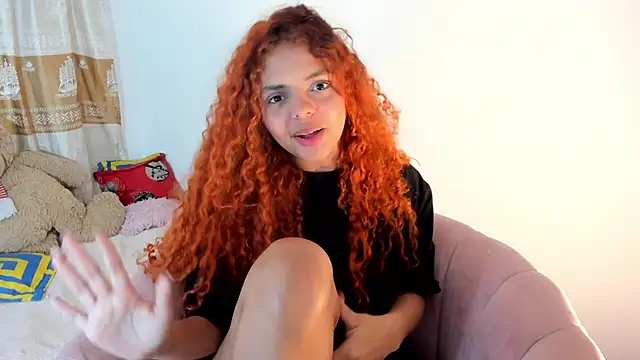 Snapshot of ValienteGirl_ chatting on 2, 1, 2025 ValienteGirl online show from 2, 1, 2025