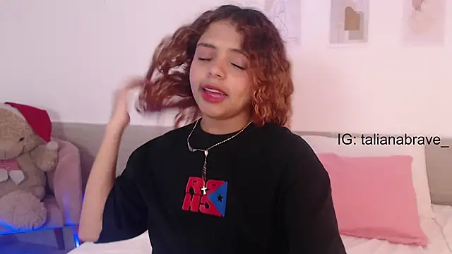 Snapshot of ValienteGirl_ chatting on 2, 3, 2025 ValienteGirl online show from 2, 3, 2025
