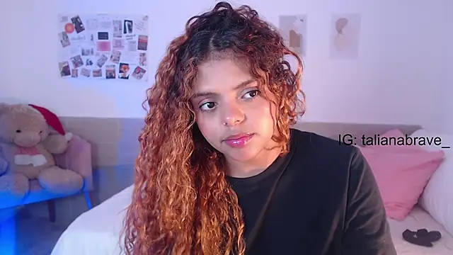 Snapshot of ValienteGirl_ chatting on 7, 3, 2025 ValienteGirl online show from 7, 3, 2025