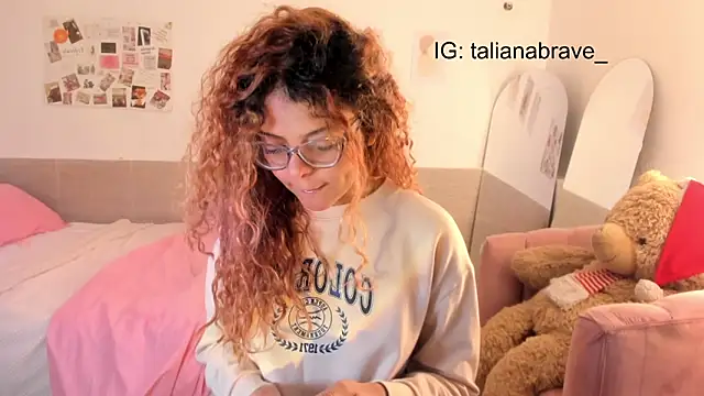 Snapshot of ValienteGirl_ chatting on 30, 9, 2025 ValienteGirl online show from 30, 9, 2025