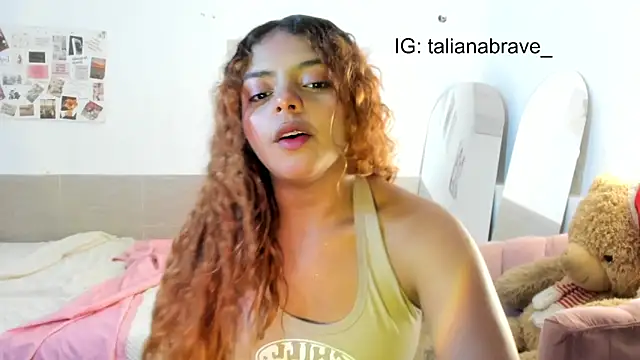 Snapshot of ValienteGirl_ chatting on 2, 10, 2025 ValienteGirl online show from 2, 10, 2025