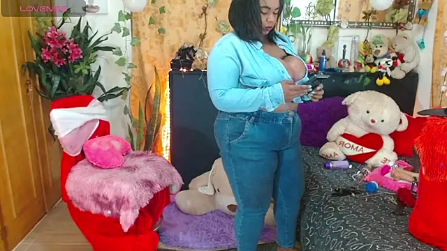 Snapshot of anai_valentinex chatting on 2, 3, 2025 anai valentinex online show from 2, 3, 2025