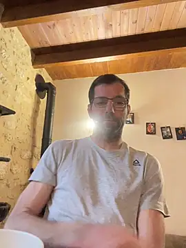 Snapshot of steph19x5 chatting on 8, 3, 2025 steph19x5 online show from 8, 3, 2025