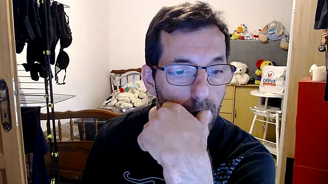 Snapshot of steph19x5 chatting on 9, 3, 2025 steph19x5 online show from 9, 3, 2025