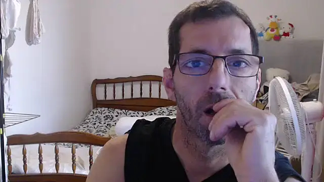 Snapshot of steph19x5 chatting on 8, 10, 2025 steph19x5 online show from 8, 10, 2025