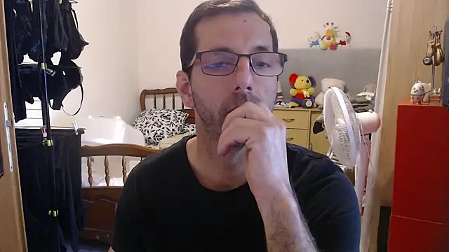 Snapshot of steph19x5 chatting on 12, 10, 2025 steph19x5 online show from 12, 10, 2025