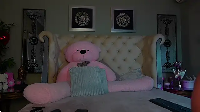 Squirt Tanya online show from 5, 1, 2025
