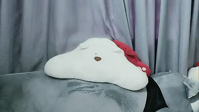 Snapshot of pelue chatting on 12, 9, 2025 pelue online show from 12, 9, 2025