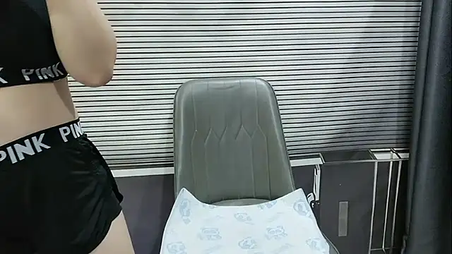 Snapshot of pelue chatting on 25, 9, 2025 pelue online show from 25, 9, 2025