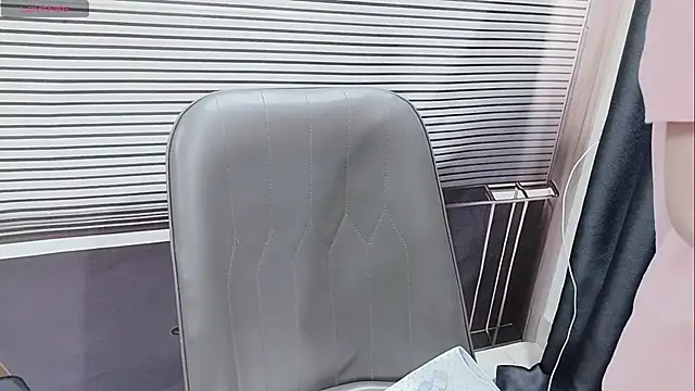 Snapshot of pelue chatting on 11, 4, 2026 pelue online show from 11, 4, 2026