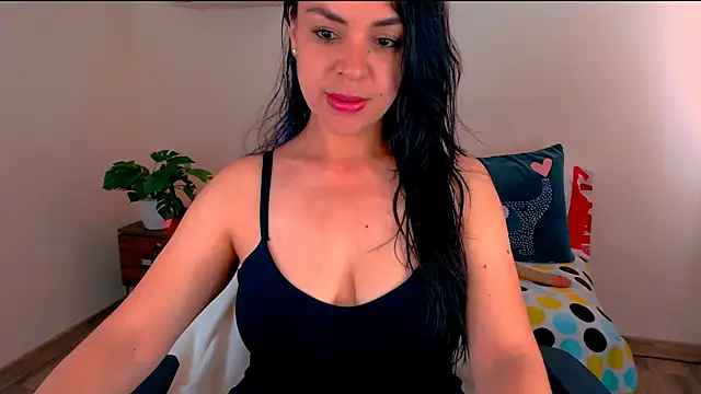 LATINGODDESS X online show from 19, 6, 2026