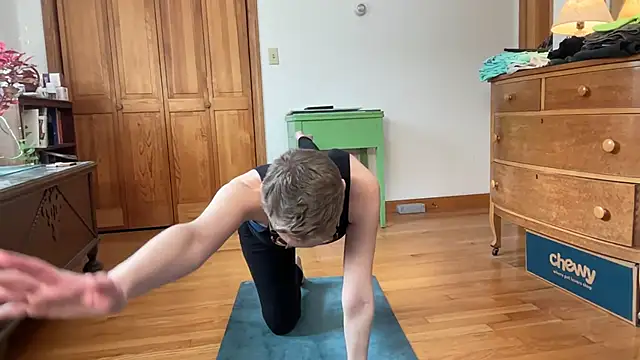 Snapshot of LeahWilde chatting on 4, 3, 2025 LeahWilde online show from 4, 3, 2025