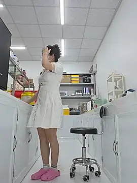 HinaLovely online show from 26, 6, 2026