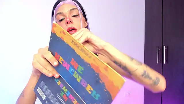 Snapshot of Varya_Ferreira chatting on 8, 10, 2025 Varya Ferreira online show from 8, 10, 2025