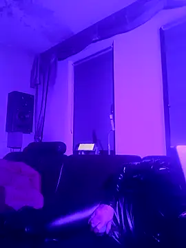 Snapshot of Crystalbitchx chatting on 3, 1, 2025 Crystalbitchx online show from 3, 1, 2025