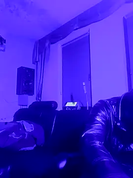 Snapshot of Crystalbitchx chatting on 6, 1, 2025 Crystalbitchx online show from 6, 1, 2025