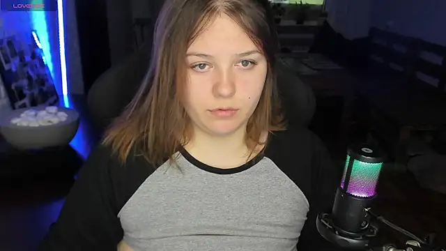 Snapshot of XNirvanaX chatting on 18, 9, 2025 XNirvanaX online show from 18, 9, 2025