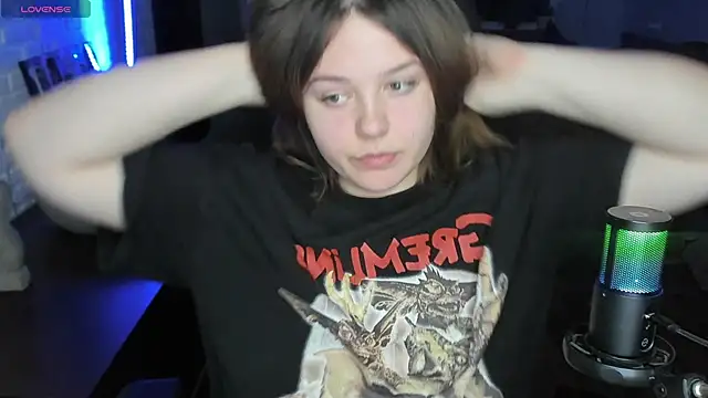 Snapshot of XNirvanaX chatting on 22, 9, 2025 XNirvanaX online show from 22, 9, 2025