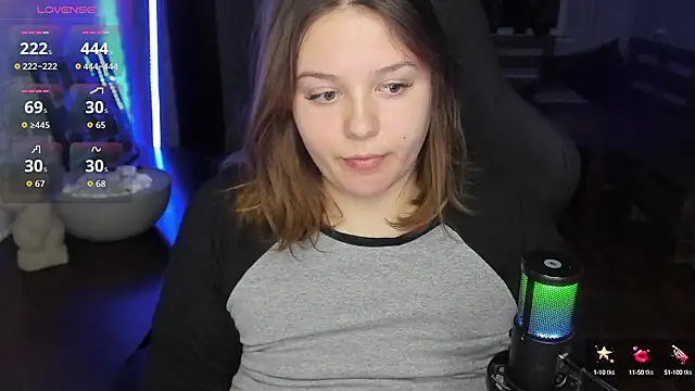 Snapshot of XNirvanaX chatting on 14, 10, 2025 XNirvanaX online show from 14, 10, 2025