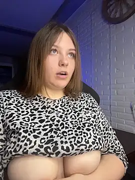 Snapshot of XNirvanaX chatting on 20, 10, 2025 XNirvanaX online show from 20, 10, 2025