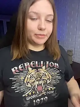 Snapshot of XNirvanaX chatting on 27, 10, 2025 XNirvanaX online show from 27, 10, 2025