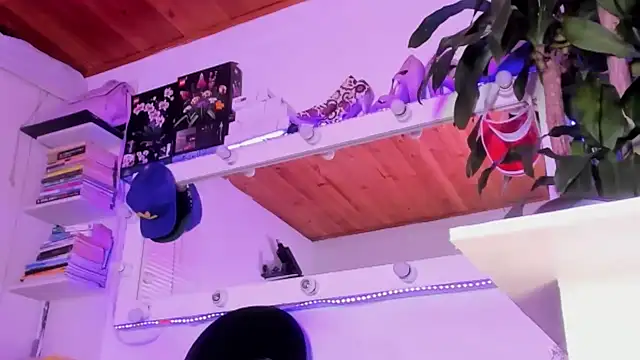  asscutebig  online show from 7, 2, 2026