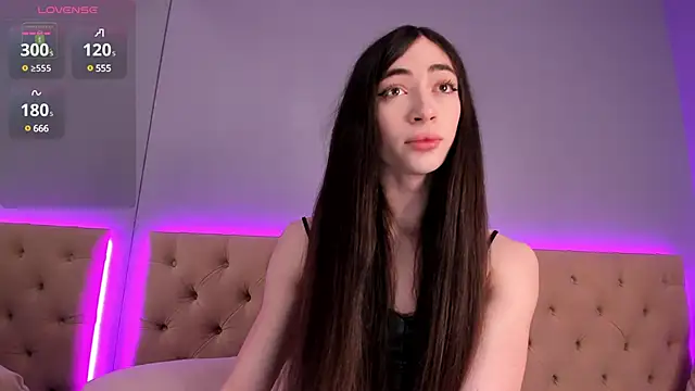 NickieRainer online show from 5, 12, 2024