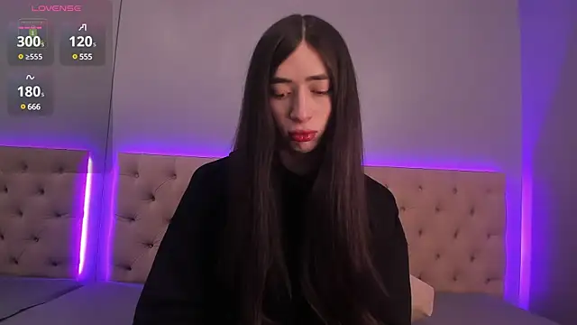 NickieRainer online show from 6, 2, 2025