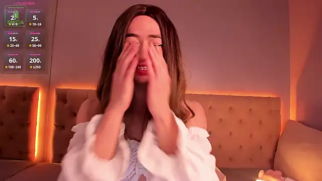 NickieRainer online show from 10, 10, 2025