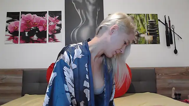 Naschkatze01 online show from 16, 11, 2025