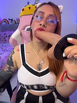 Snapshot of Luna_Paris_ chatting on 8, 4, 2026 Luna Paris online show from 8, 4, 2026